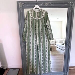Vintage 70s Lane Bryant Cottagecore Granny Gown Long Sleeve Lace Trim Ruffle L